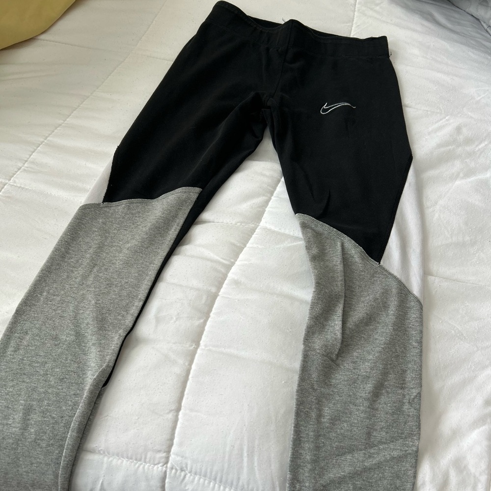 Nike Two-Tone Black and Gray Leggings